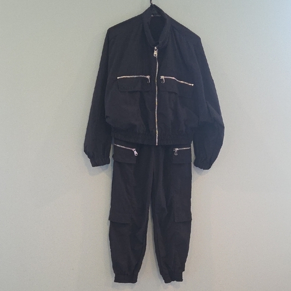 Zara Women Track Suit With Cropped Bomber Jacket & Cargo Pants XS Black - Picture 2 of 16
